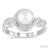 Pearl & Diamond Fashion Ring